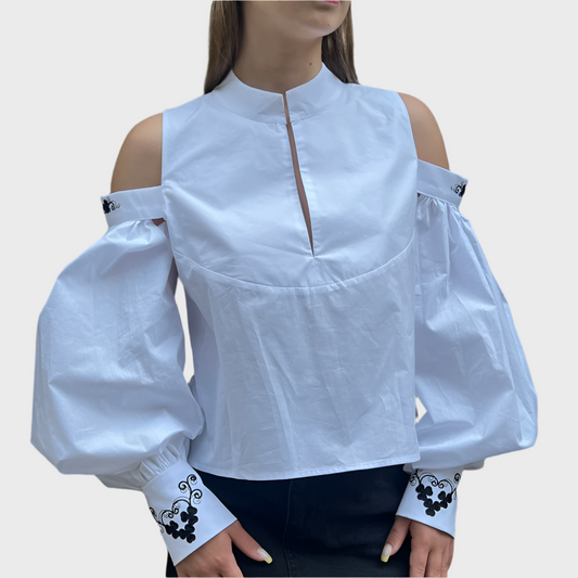 Elegante Blusa Blanca con Mangas Abullonadas